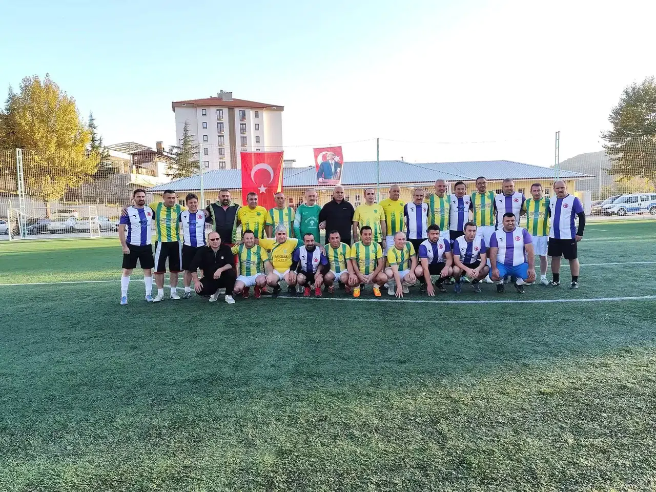 Kaymakam, Başkan ve Eski Futbolcular Cumhuriyet İçin Sahaya Çıktı