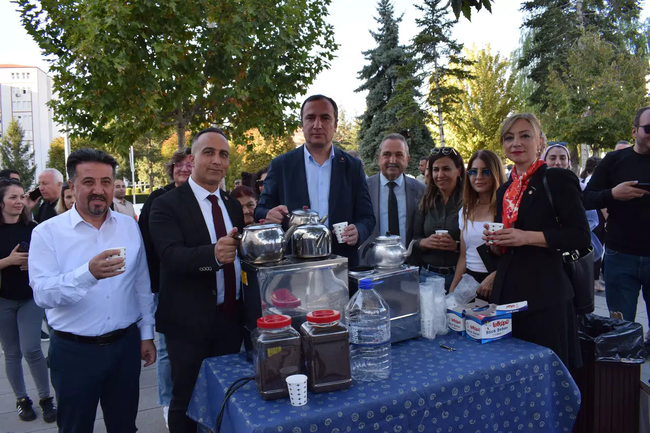 Çorum’da Çay Setli Eylem, Genel Başkan da Katıldı