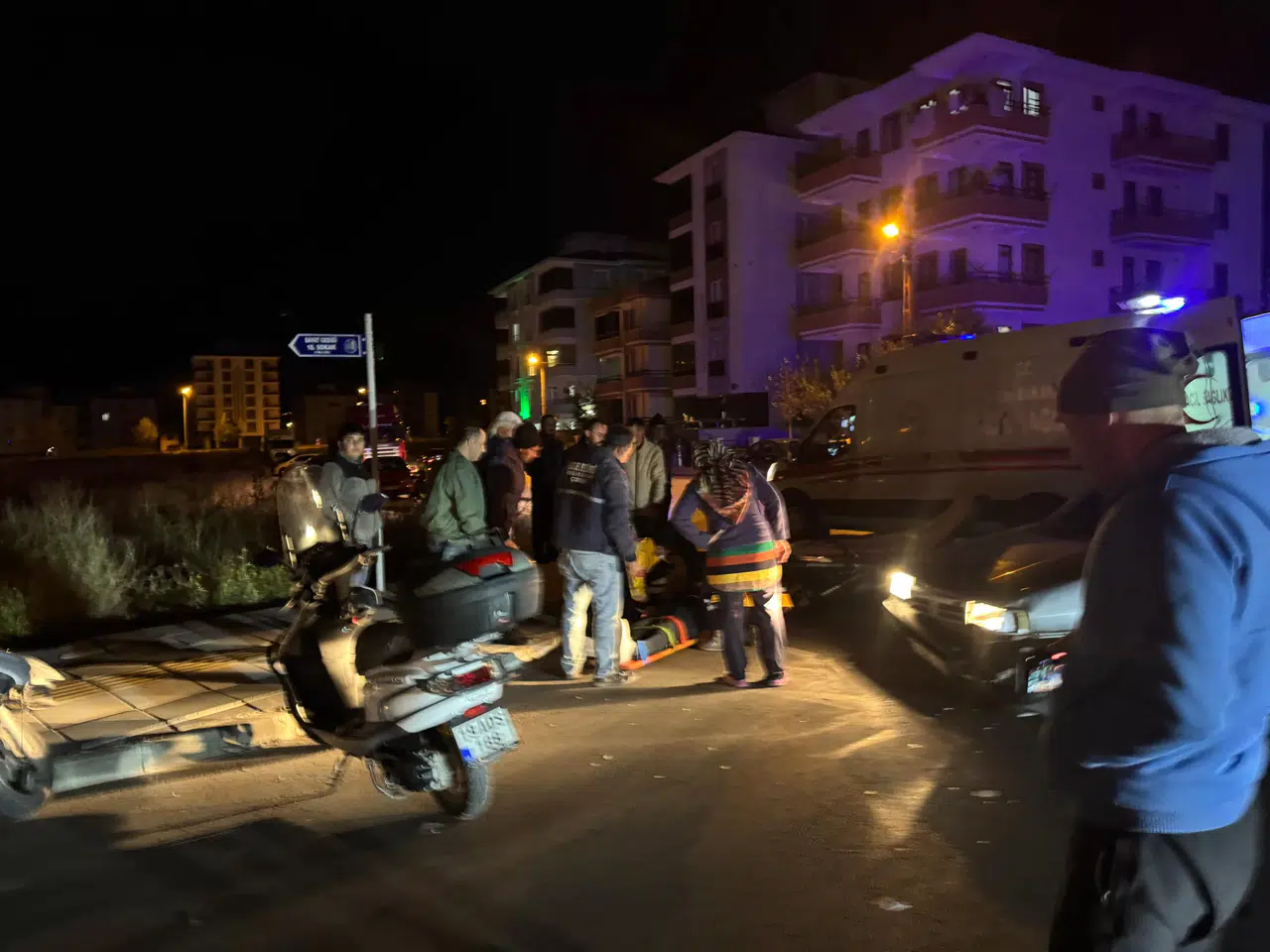 Otomobille Motosiklet Çarpıştı, Sürücüsü Yaralandı