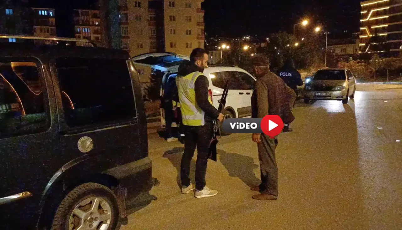 Polislerin Şüphelendiği Araçta Tüfek Ele Geçirildi