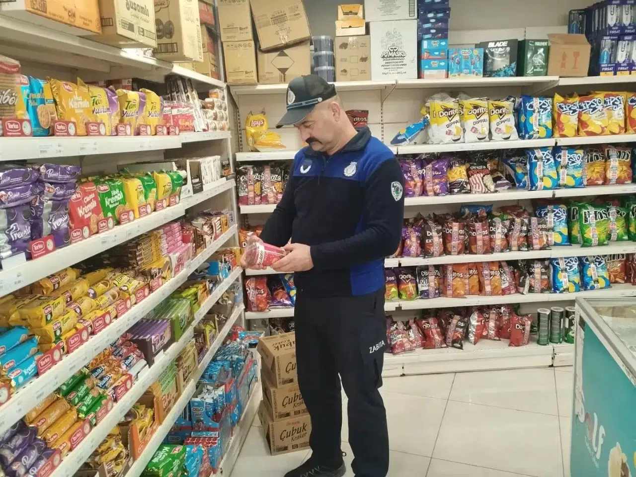 Sungurlu’da Marketlere Zabıta Denetimi
