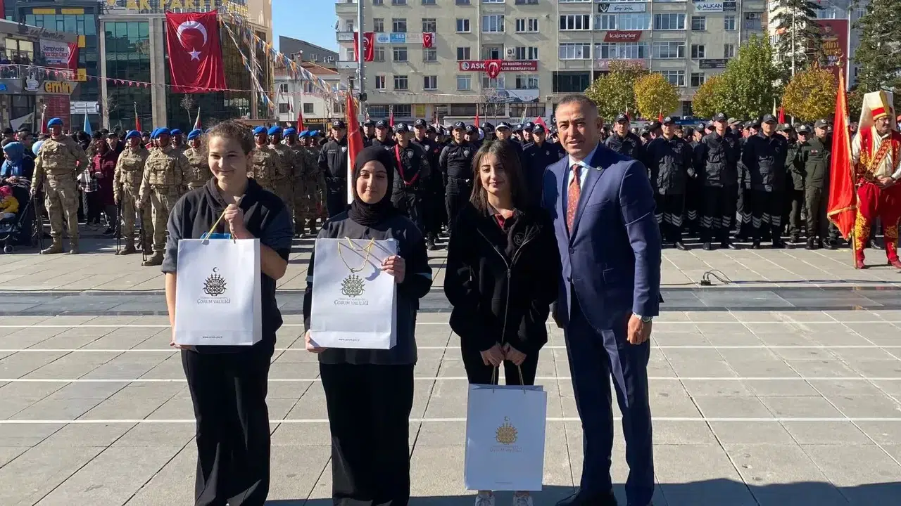 Tahtasız: Gençlere Güveniyoruz