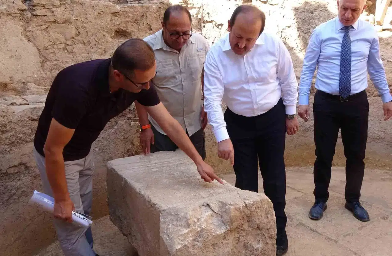 Antik Kentte Yeni Keşif: 2 Bin Yıllık 13 Satırlık Atlet Yazıtı Bulundu