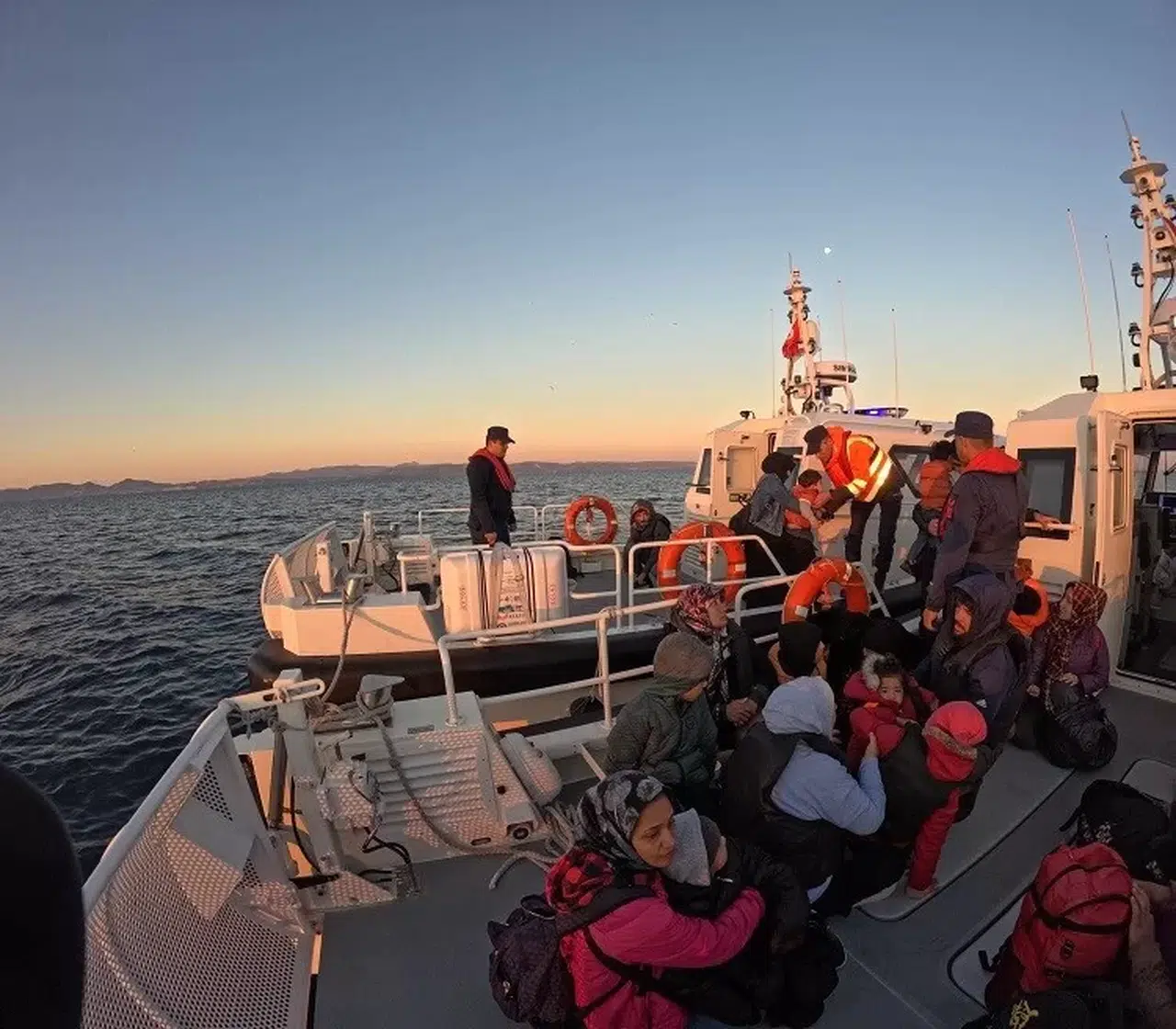 Ayvalık’ta 16’sı Çocuk Toplam 33 Sistemsiz Göçmen Yakalandı