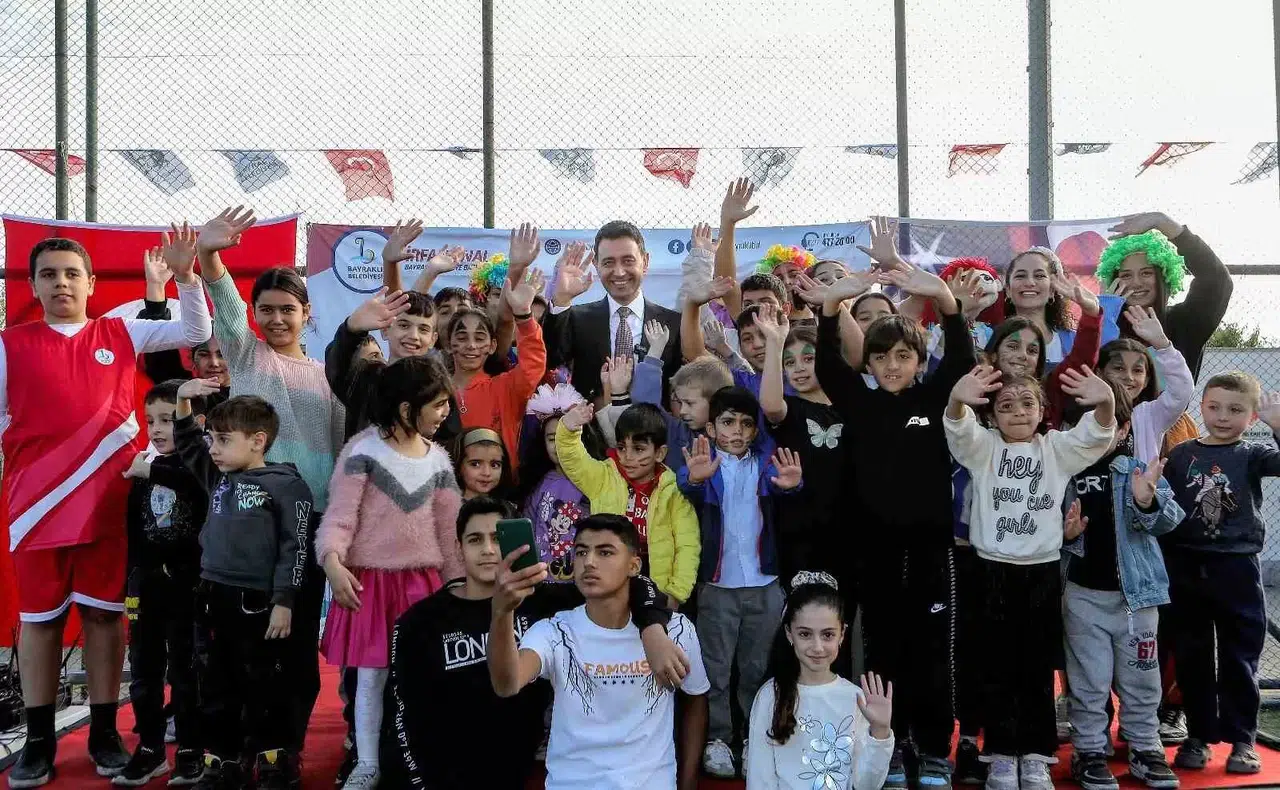 Bayraklı’da Çocuklar Mahalle Şenliğinde Buluştu