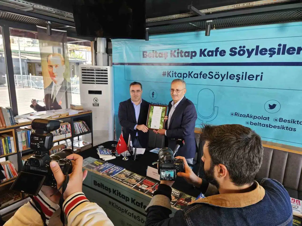 Beşiktaş Belediyesi Beltaş Kitap Kafe’de Hürmet Öztürk’ü Ağırladı