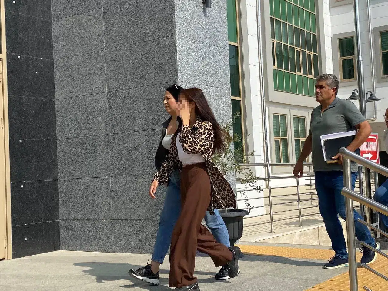 "Binbir Surat" Kız Hırsızlar, Adana Polisinden Kaçamadı