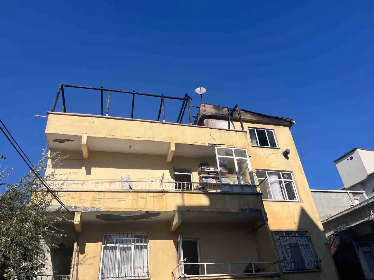 Büyükçekmece’de Çatı Katında Korkutan Yangın