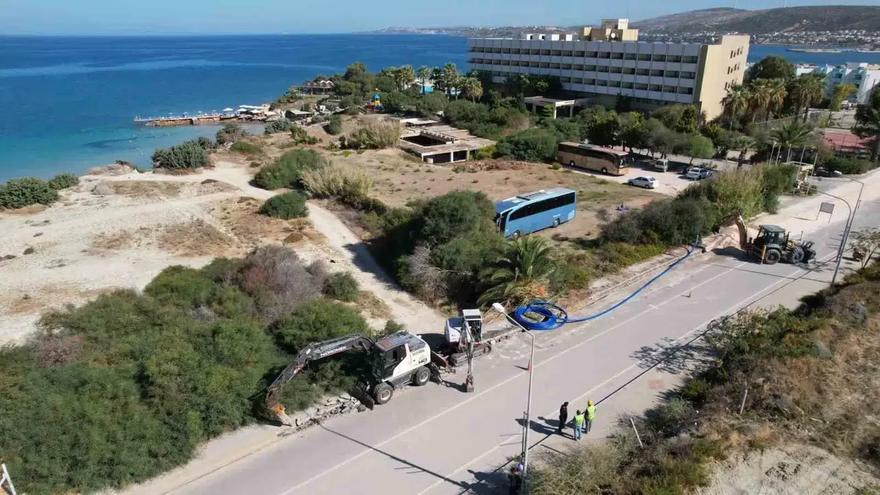 Çeşme’nin 30 Yıllık Su Problemini Kökten Çözülüyor