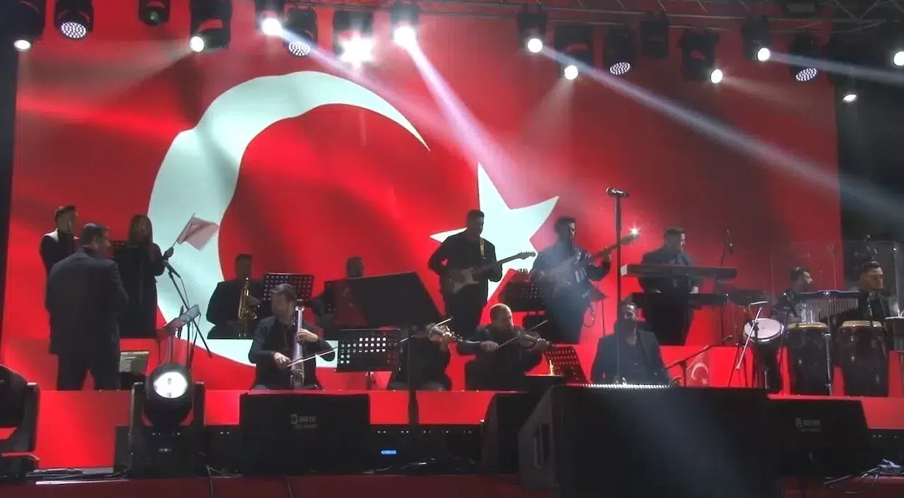 Cumhuriyet Bayramının 101’inci Yılı Gaziosmanpaşa’da Coşkuyla Kutlandı
