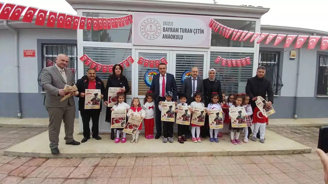 Cumhuriyetin İlanını Minikler Duyurdu