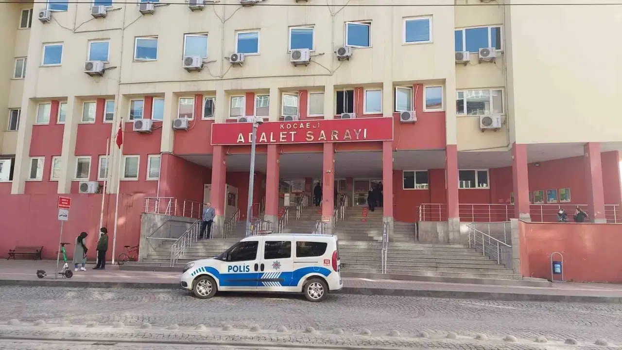 Engelli Genç Kıza Cinsel İstismar Uyguladığı Sav Edilen Sanıklar Beraat Etti