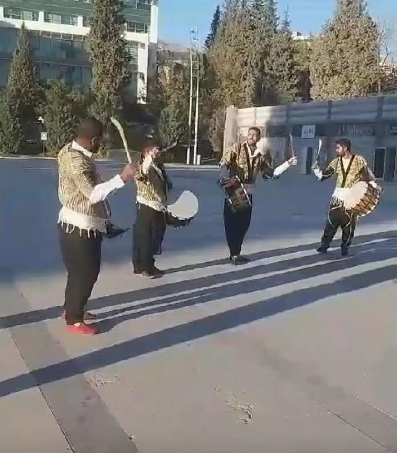 FETÖ Elebaşının Vefatını Davul-Zurna ile Kutladılar