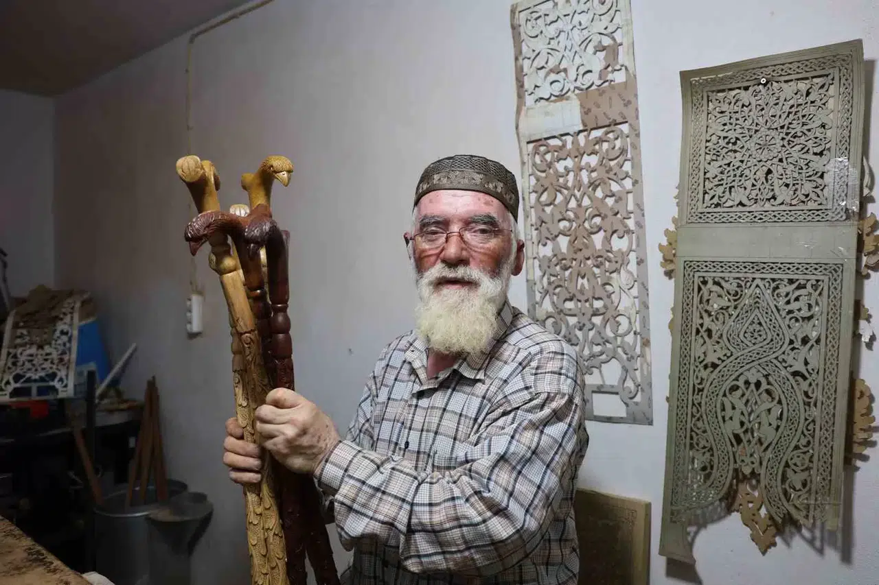 Kahramanmaraş’ta 50 Yıllık Baston Ustası Kartal Başlı Bastonlar Üretiyor