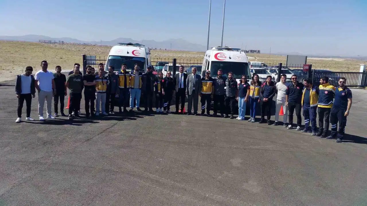 Karaman’da Acil Tıp Teknisyenleri ile Paramedik İşçi de Ambulans Kullanabilecek