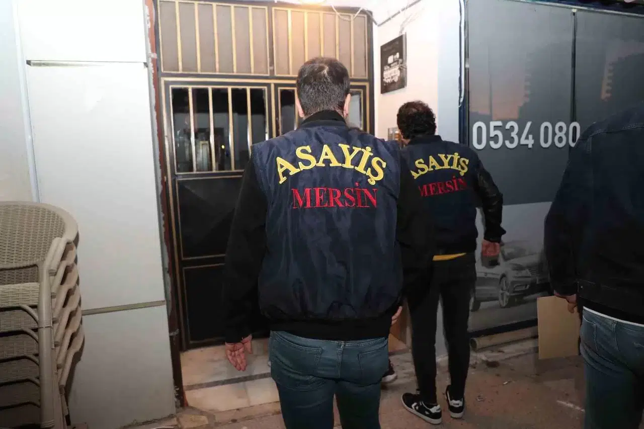 Mersin’de Eş Vakitli Operasyon, Aranan 97 Şahıs Yakalandı