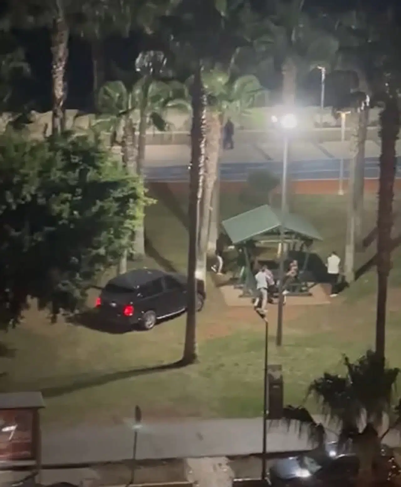 Mersin’de Sinema Sahnesini Aratmayan İmajlar: Aracını Kalabalığın Üzerine Sürdü