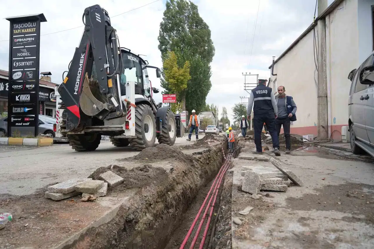 Muş’ta Elektrik Şebekesi Yer Altına Alındı