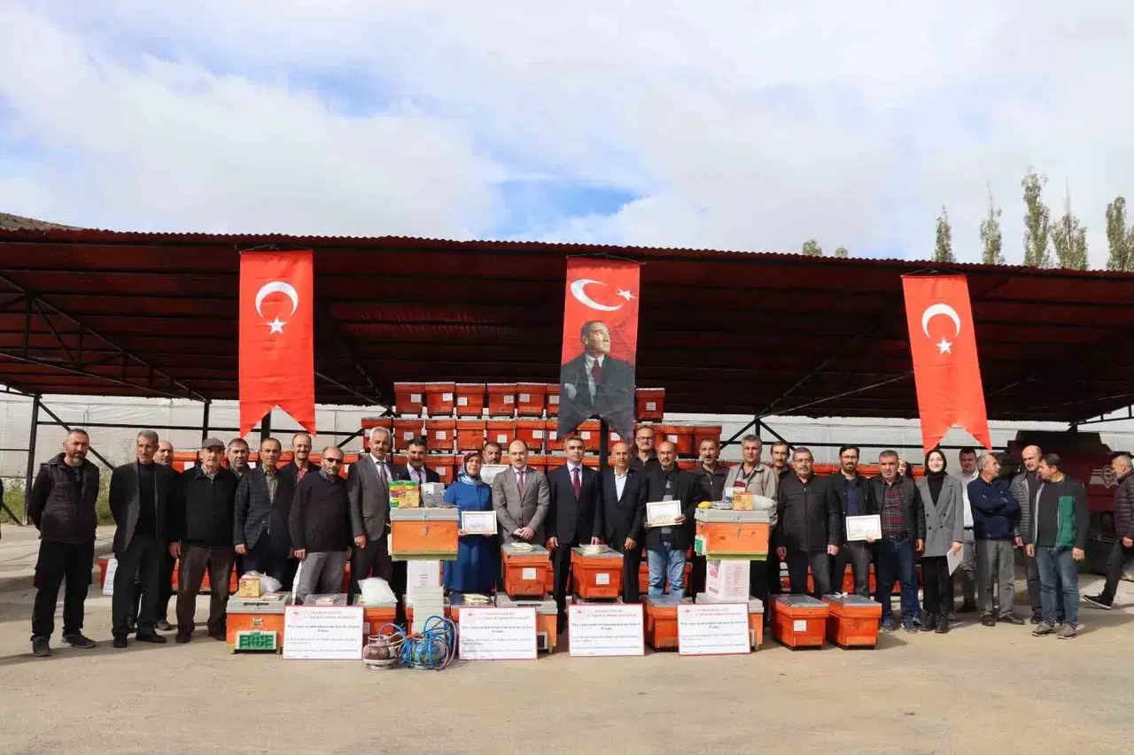 Oltu’da Ana Arı Yetiştiriciliği Projesi