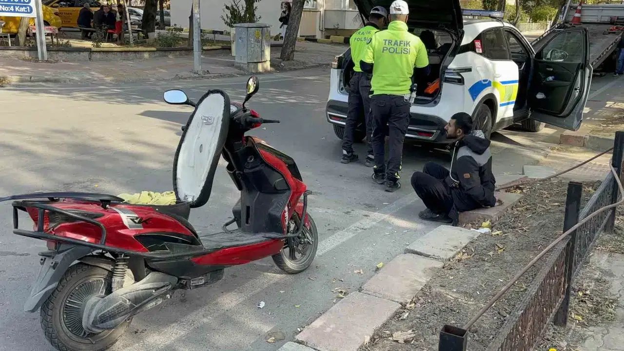 Polisten Kaçan Motosiklet Şoförü Kovalamaca Sonucu Yakalandı