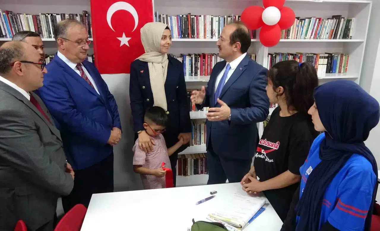 Şehidin İsmi Verilen Kütüphanede Konuşan Eşi: "İnşallah Yeni Jenerasyona Örnek Oluruz"