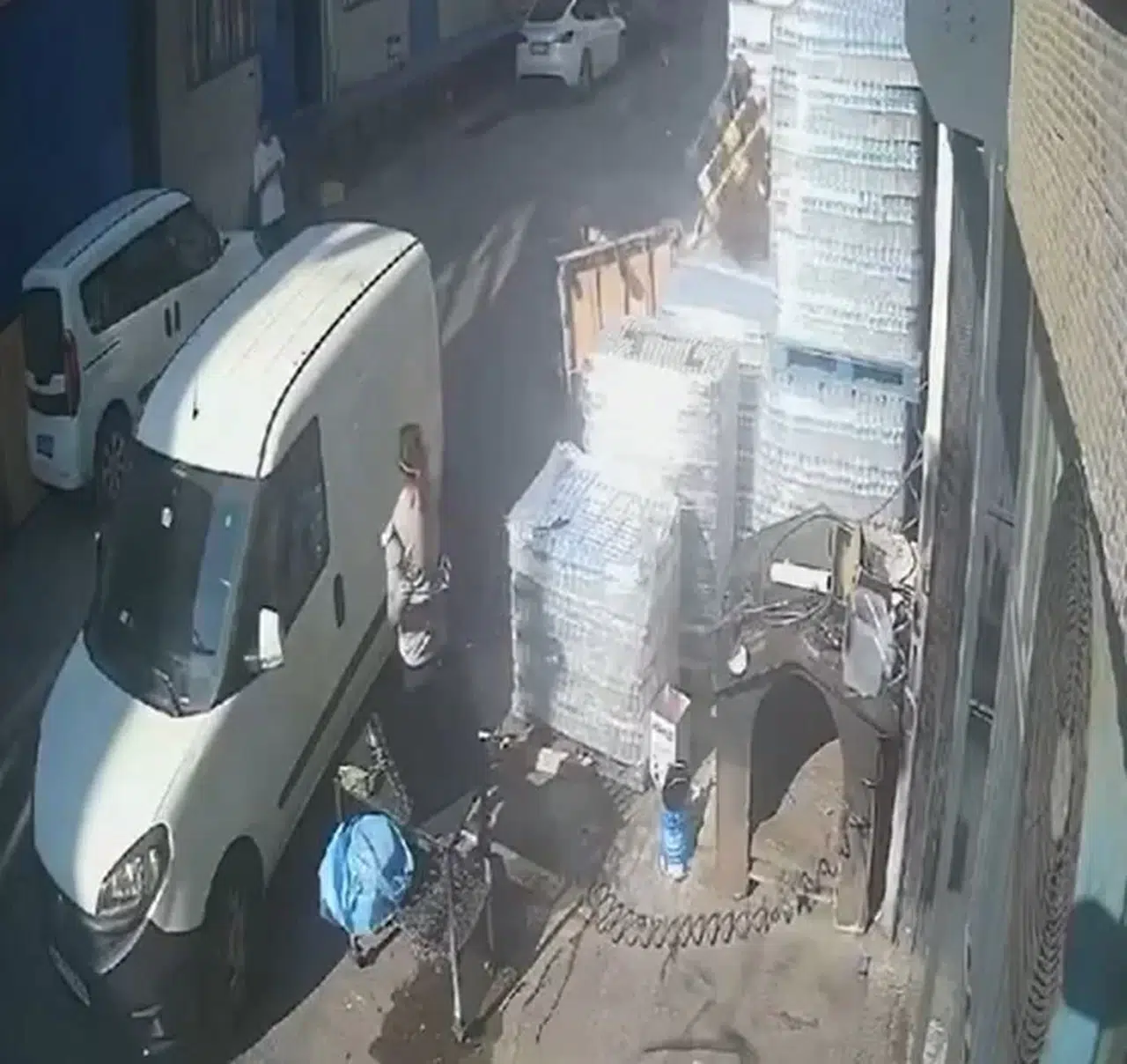 Vefattan 2 Metreyle Kurtuldu, Caraskalın İpi Koptu Yüzlerce Kilo Yere Düştü