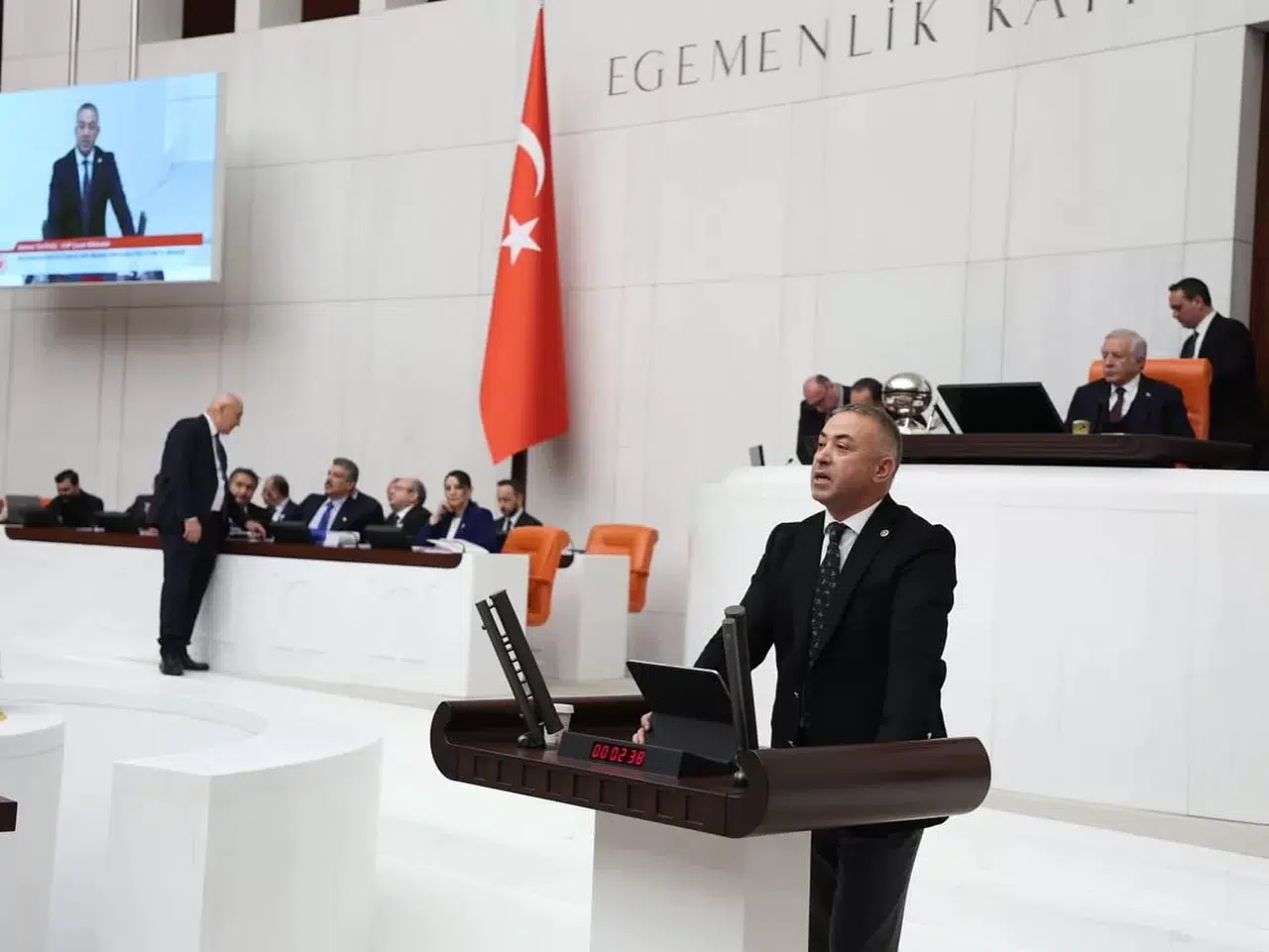 ‘Bakan Çiftçinin Sorunlarına Uzaktan Bakıyor’