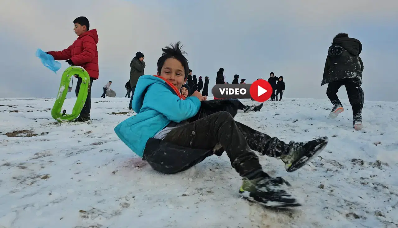 Çocukların Karın Tadını Kayak Pistinde Çıkardı