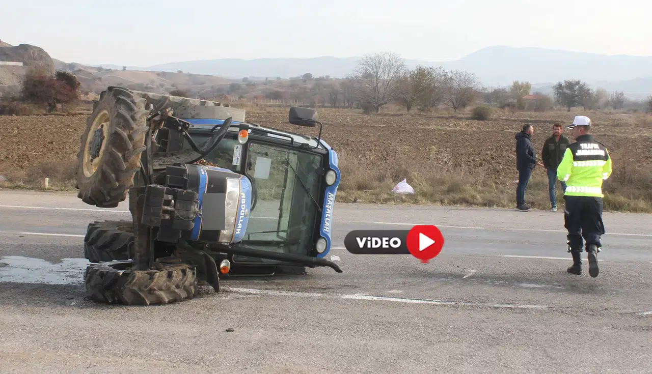 Çorum’da Servis ile Traktör Çarpıştı: 16 Yaralı