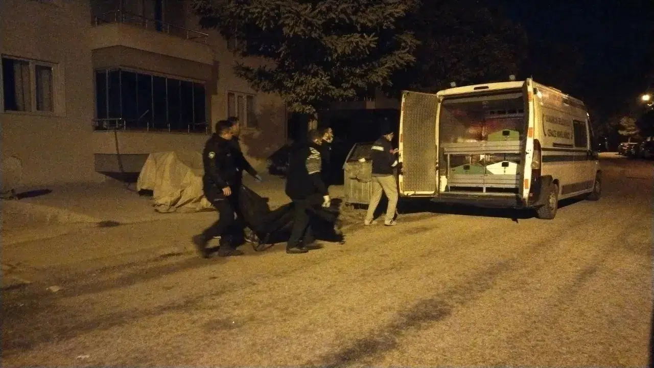 Çorum’da Korkunç Olay, Not Bırakıp Evi Ateşe Verdi