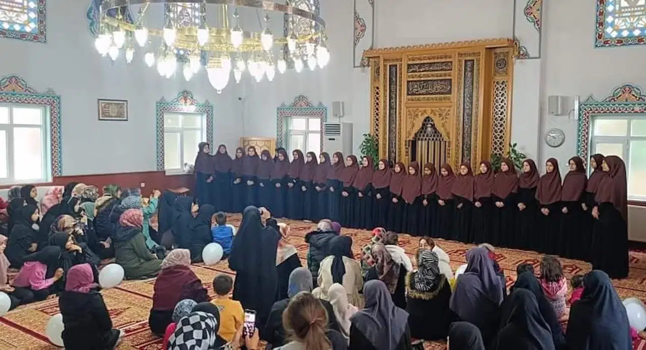 Eğitimlerini Tamamlayan 27 Kız Öğrenci Hafız Oldu