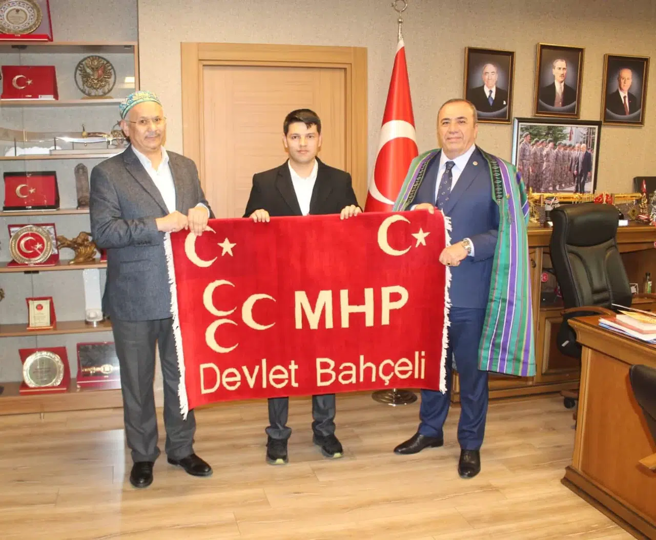Kayrıcı, Dünya Türkmenleri Eğitim Vakfı Başkan Bir Araya Geldi