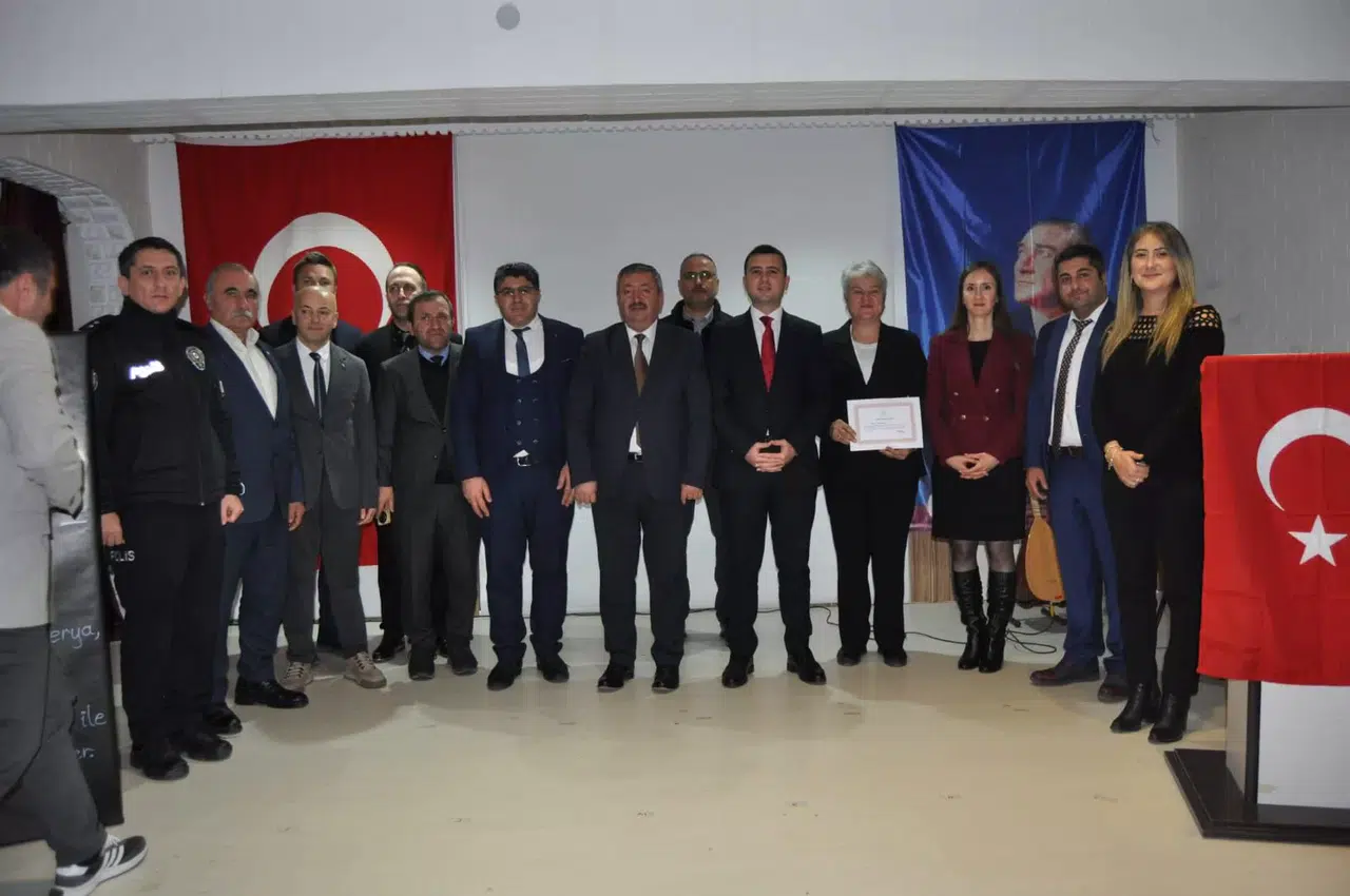 Laçin'de Öğretmenler Günü Kutlandı
