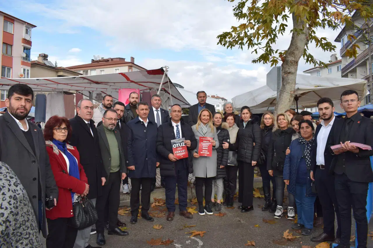 Nazlıaka, Pazarda Vatandaşı Dinledi