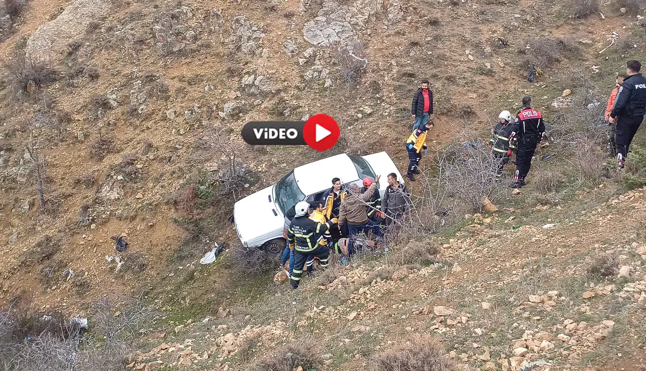 Otomobiliyle Şarampole Uçtu, Hastaneye Kaldırıldı