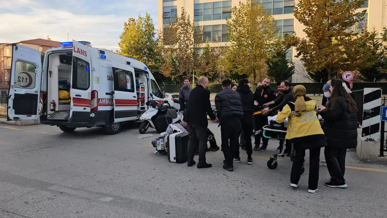 Otomobille Motosiklet Çarpıştı: 1 Yaralı