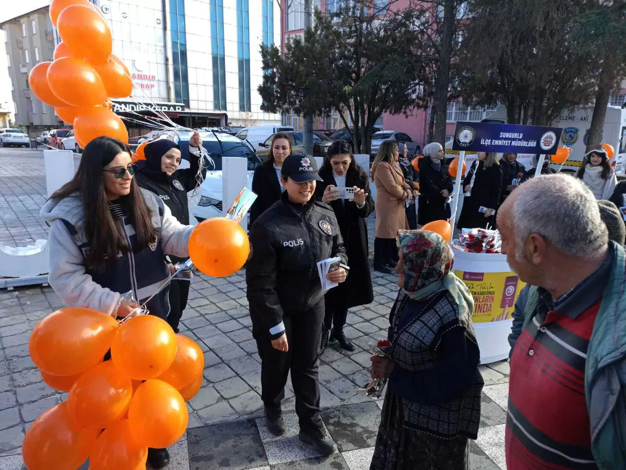 Polis Kadınlara KADES’i Anlatıyor