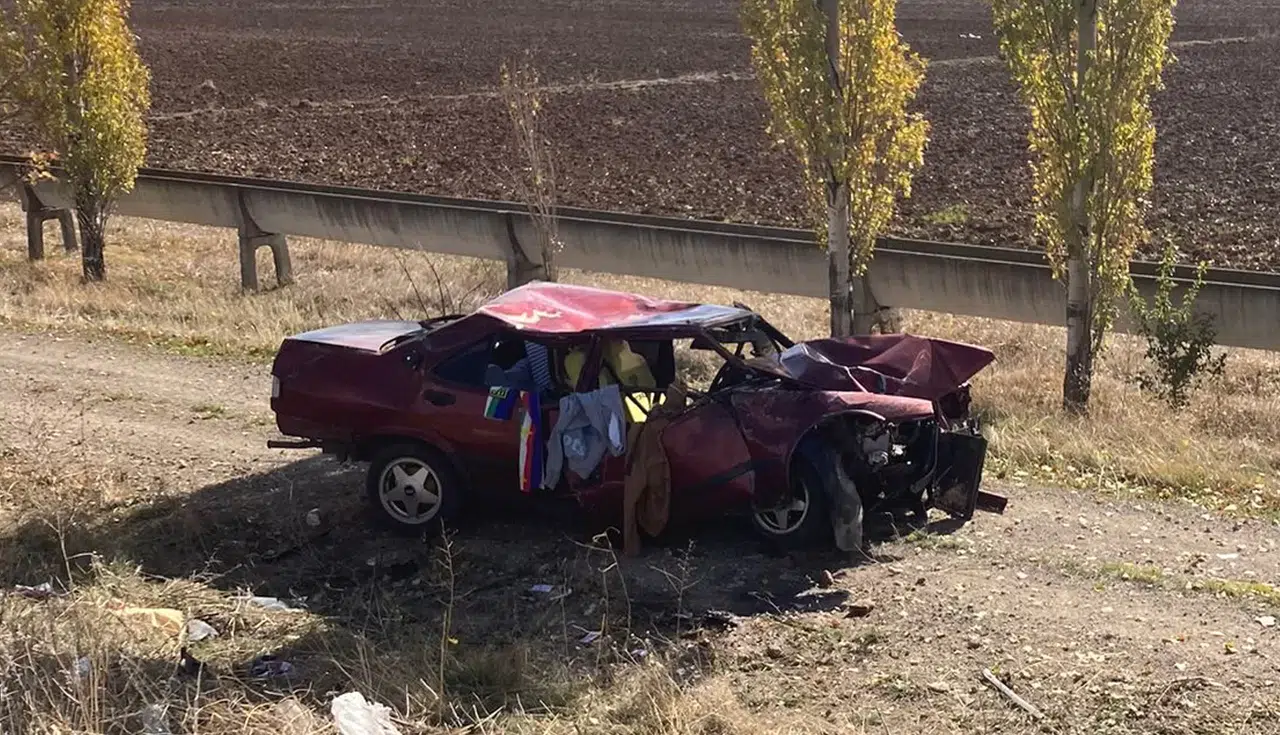 Samsun Yolunda Otomobil Şarampole Devrildi: 5 Yaralı