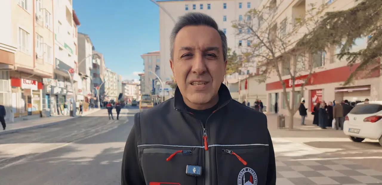 Sungurlu’da İki Caddede Sıcak Asfalt Çalışması Sürüyor