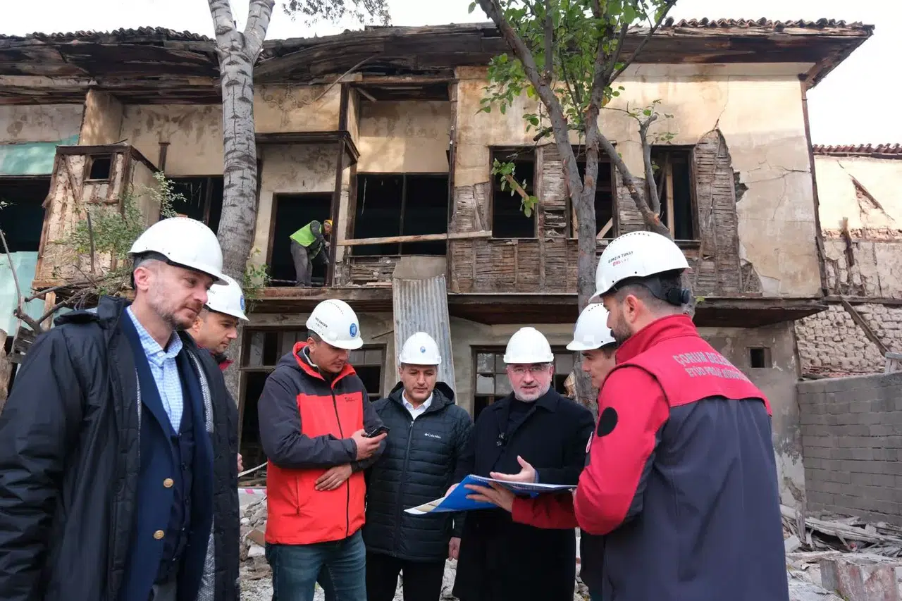 Tarihi İkiz Konaklar Kente Kazandırılıyor