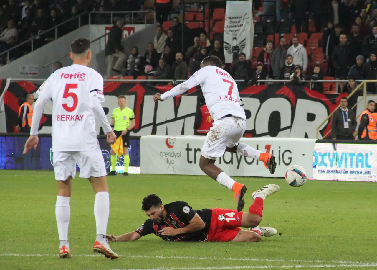 Üç Maç Sonra Gol Yediler