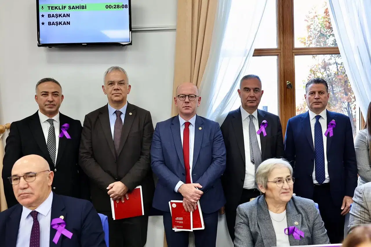 ‘Yoksulluğu Çözene Engel Olma Anlayışı İçindeler’