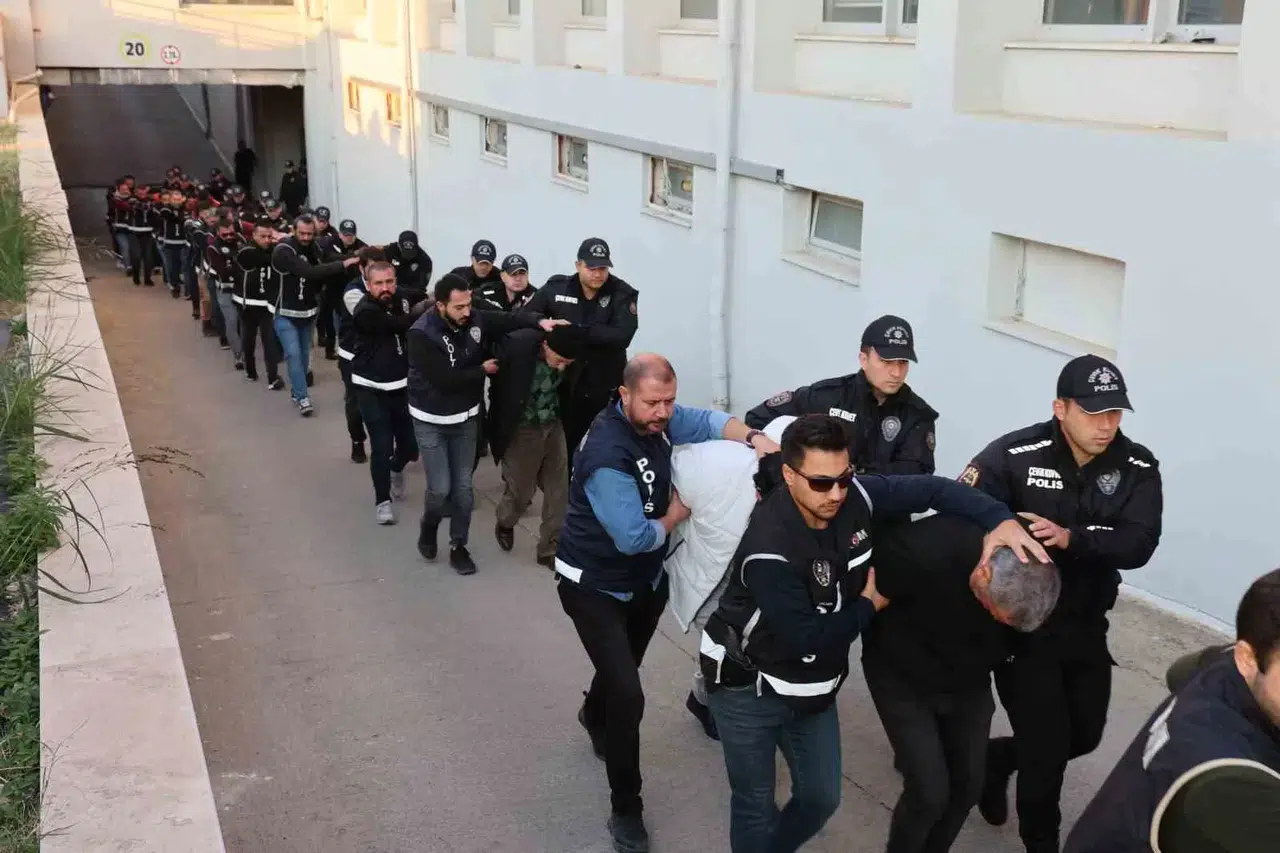 Adana’da "Baygara" Organize Kabahat Örgütü Üyesi 282 Adliyeye Sevk Edildi