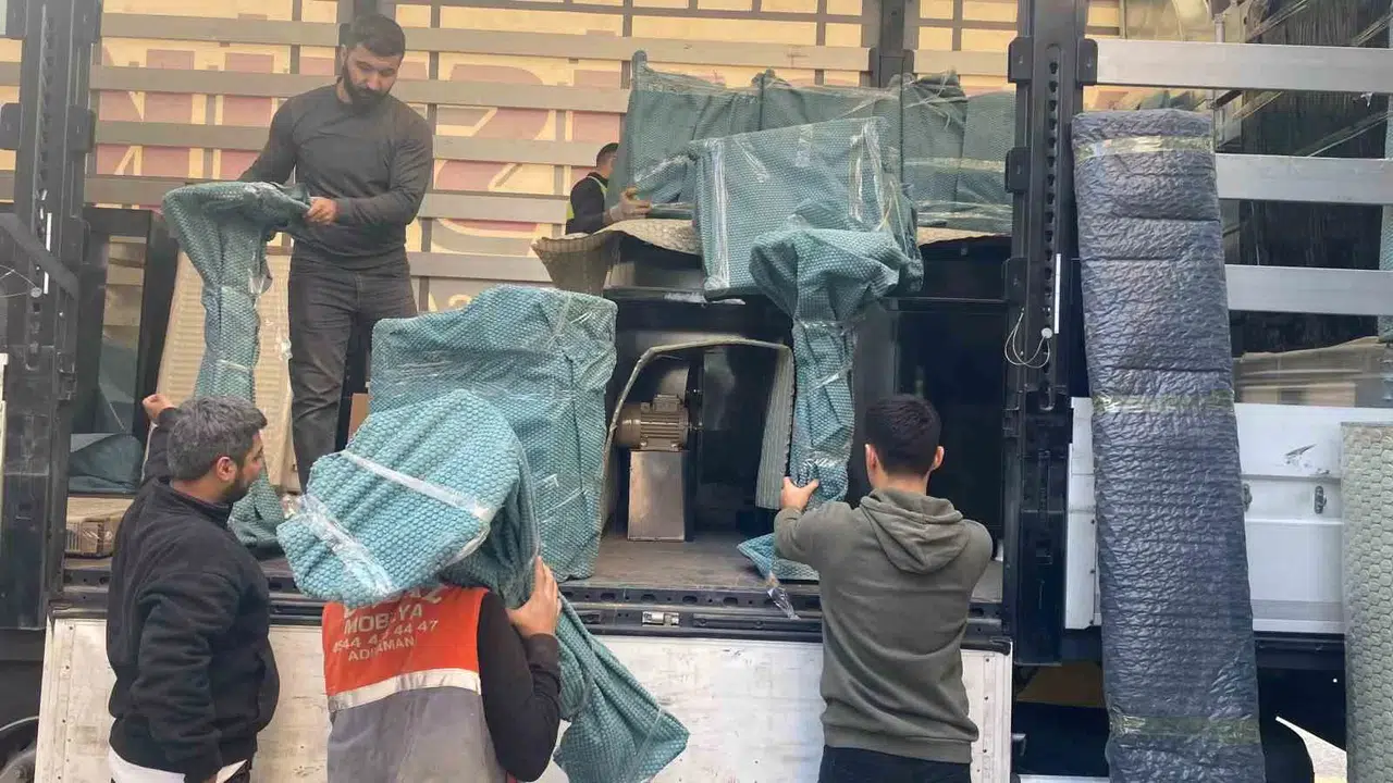 Almanya’da Yaşayan Adıyamanlı’dan Depremzede Esnafa Milyonluk Alışveriş Dayanağı