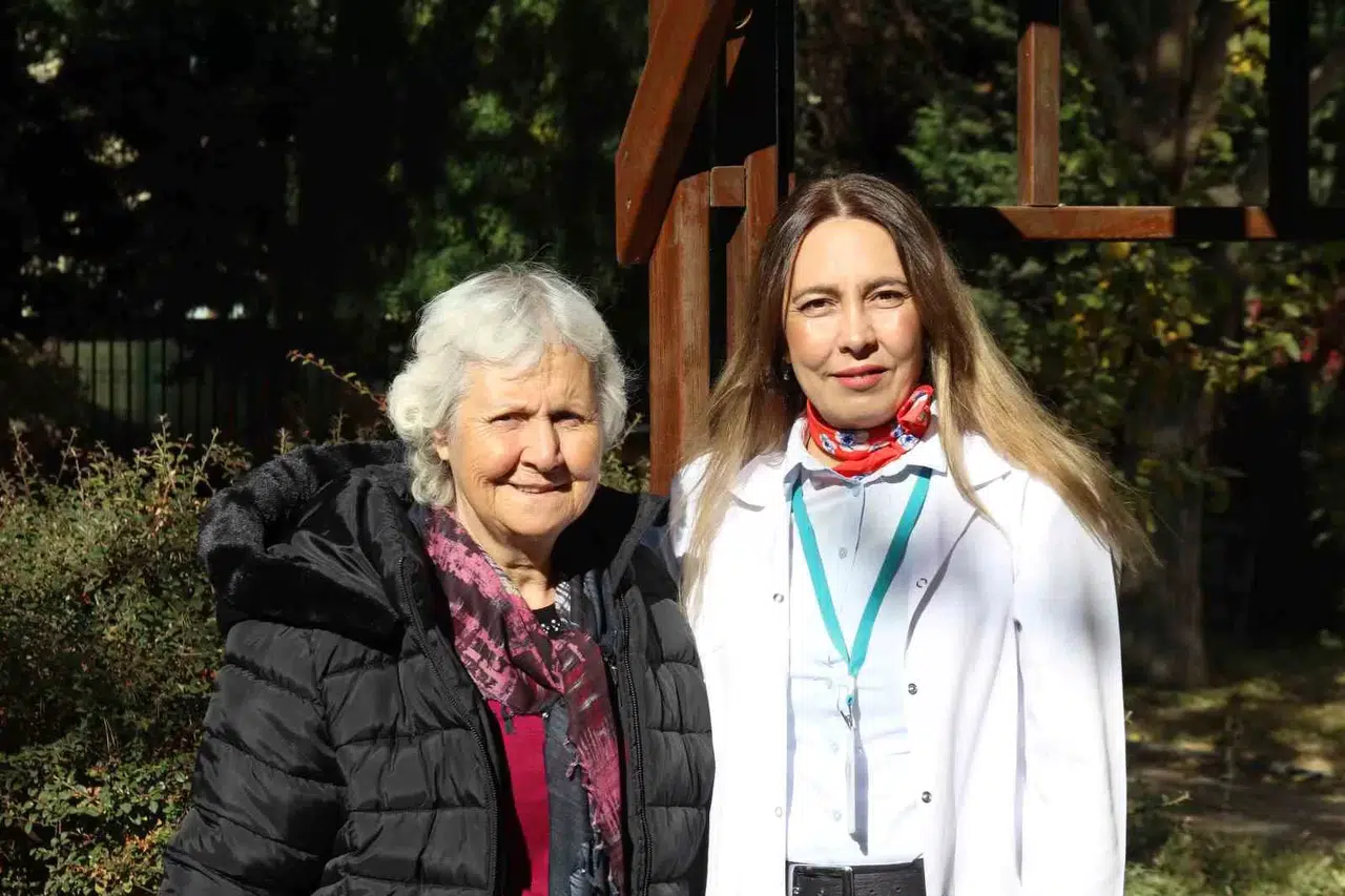 Anne ve Kızı Göğüs Kanserini Birlikte Yendi