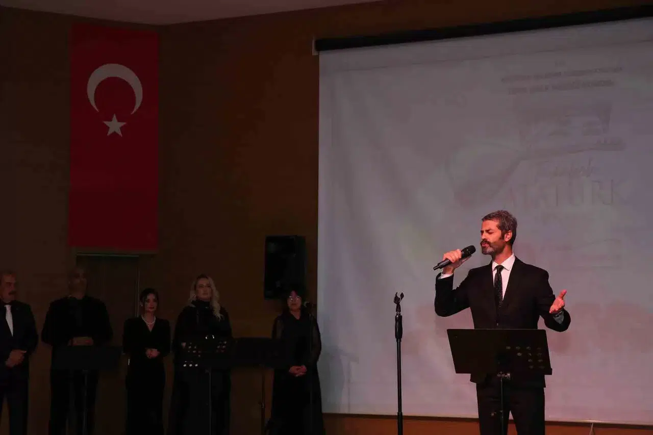 Atatürk Türkülerle Anıldı