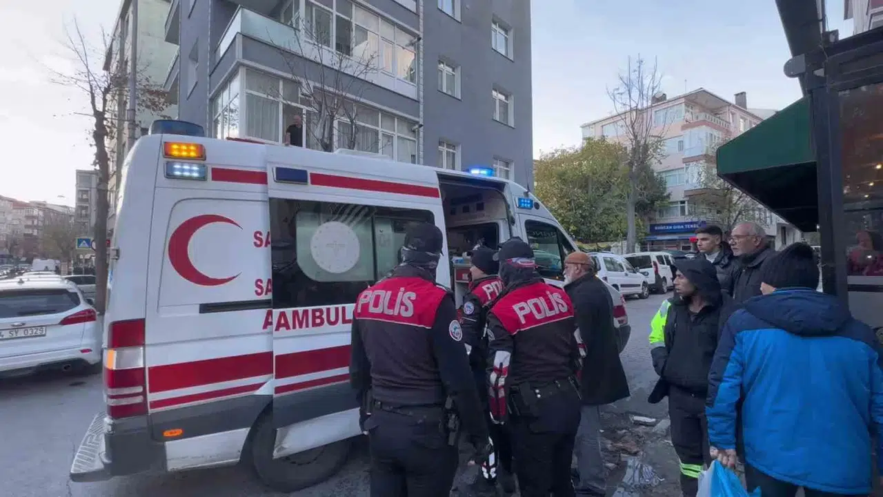 Avcılar’da Pazarcıyla Tartışıp Bastonla Başını Yaraladı