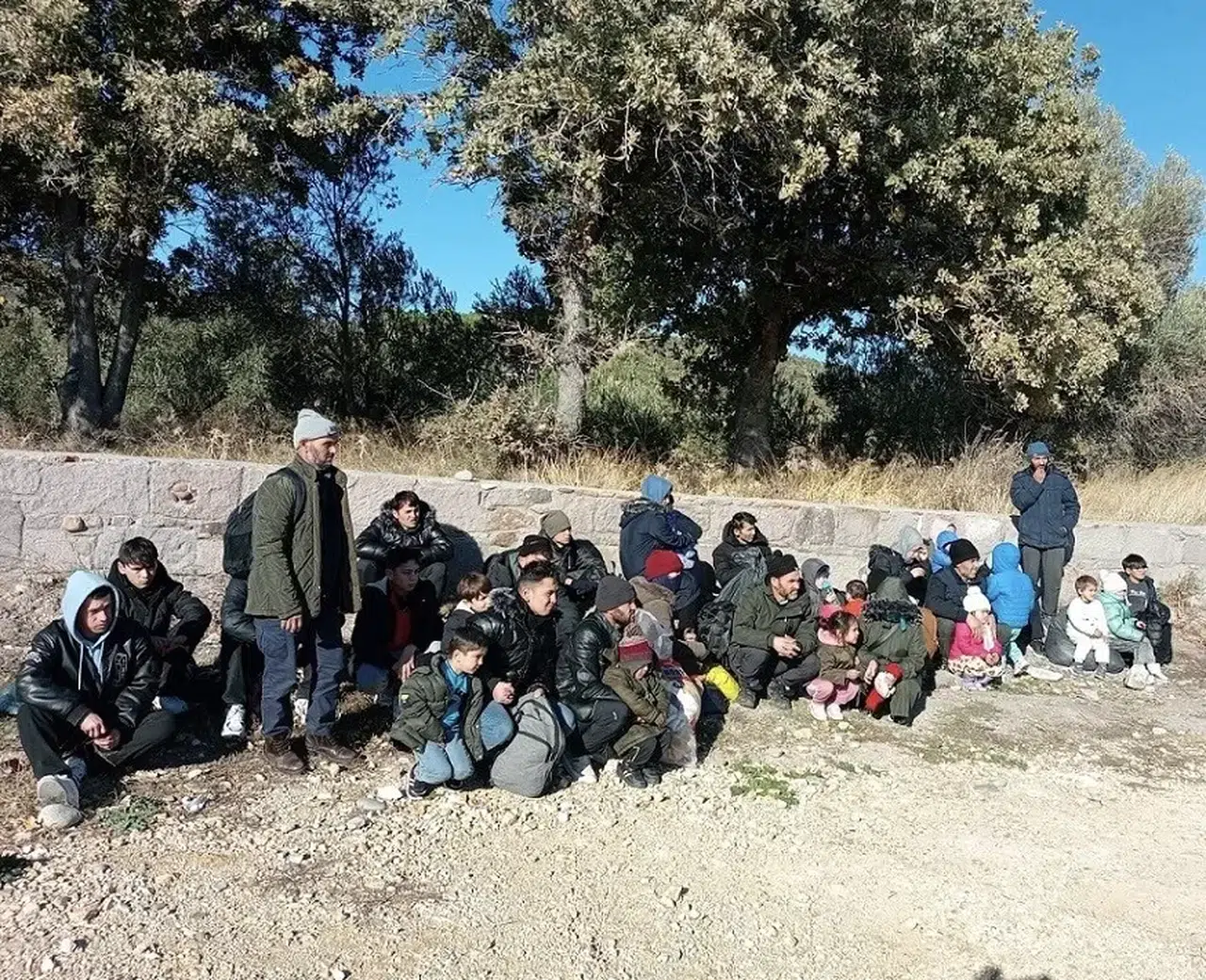 Ayvacık’ta 71 Kaçak Göçmen Yakalandı