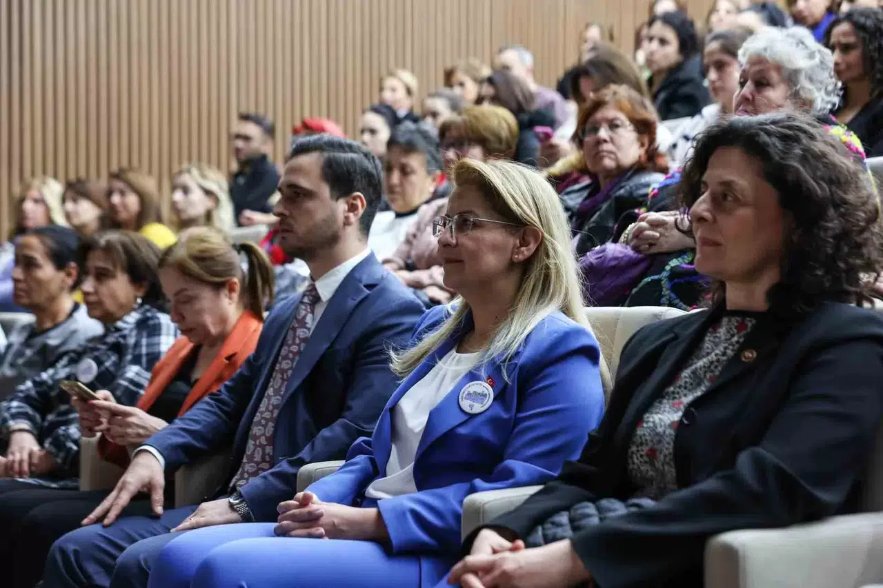 Bakırköy Belediyesi Bayana Yönelik Şiddete Karşı Konferans Düzenledi