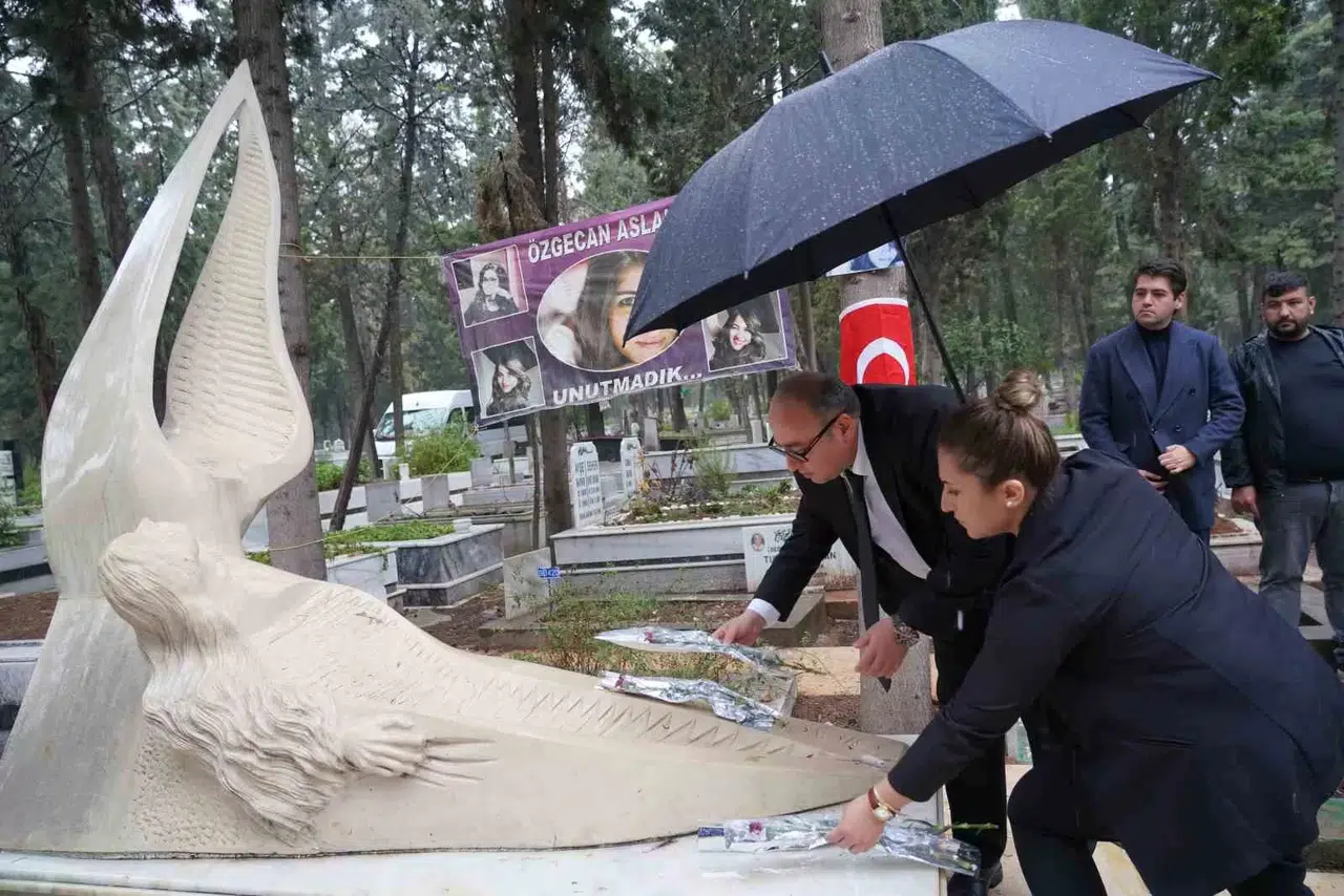 Bayana Şiddetin Simgesi Özgecan Aslan Unutulmadı